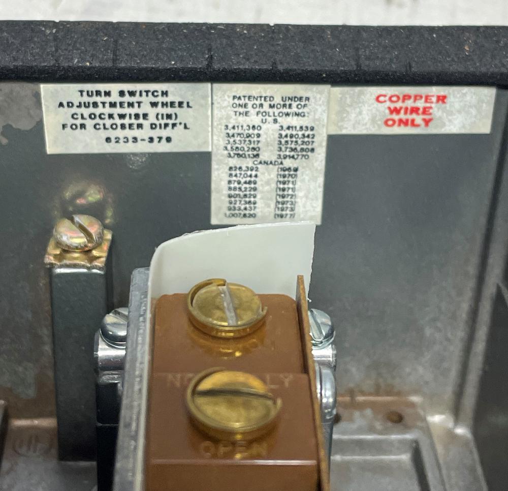 United Electric Controls J400 Pressure Switch Model S156B 0100PSI 15A